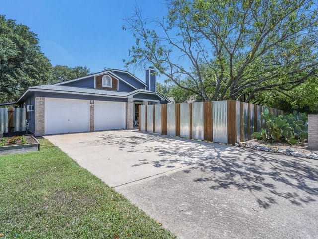 3808 Stonecroft Dr
