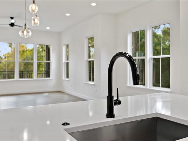 3809 Valley View RD Unit #11