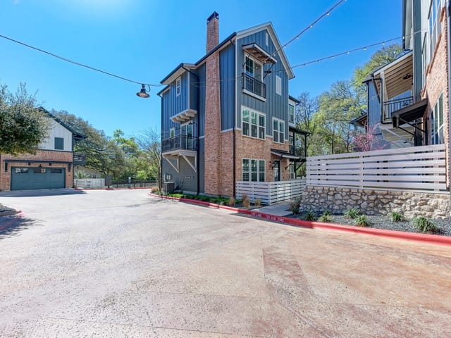 3809 Valley View RD Unit #14