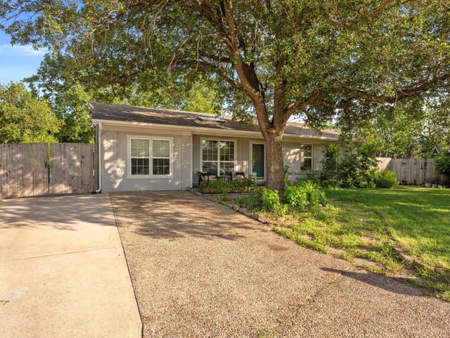3811 Byron DR