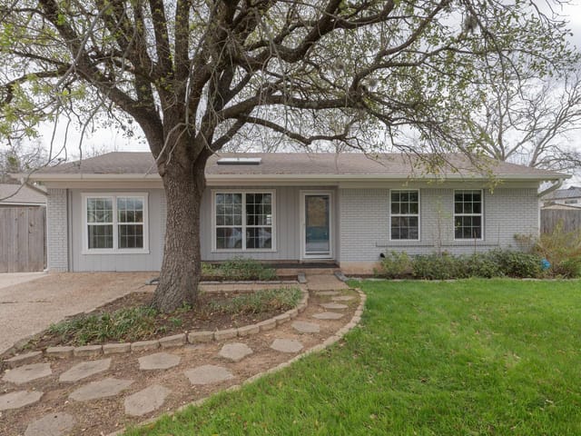 3811 Byron Dr