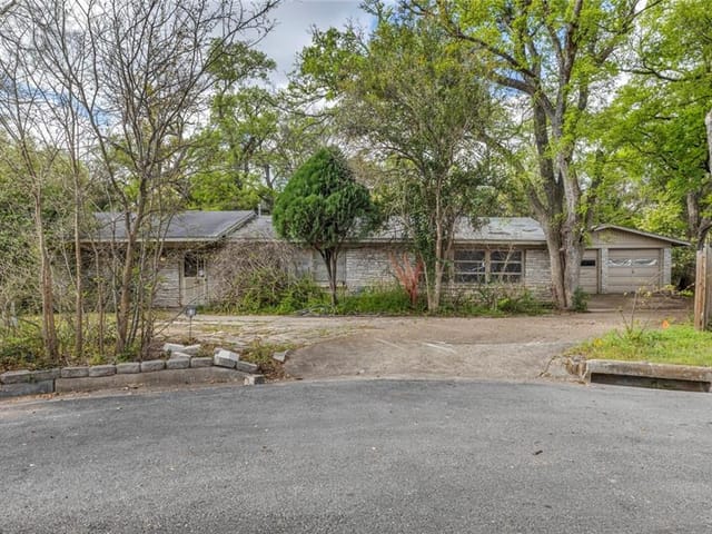 3811 Grayson Ln