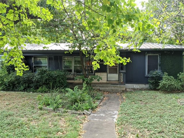 3811 Half Penny Rd