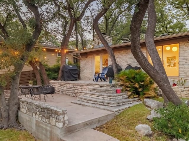 3811 Hillbrook Dr