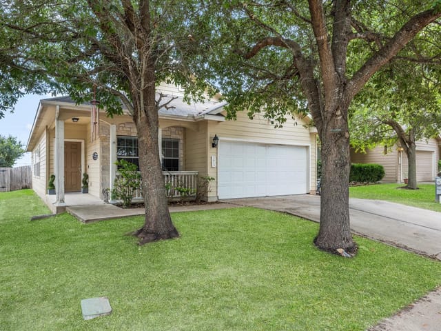 3813 Bronco Bend Loop