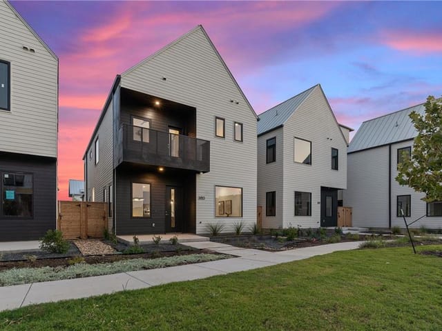 3813 Taniguchi St