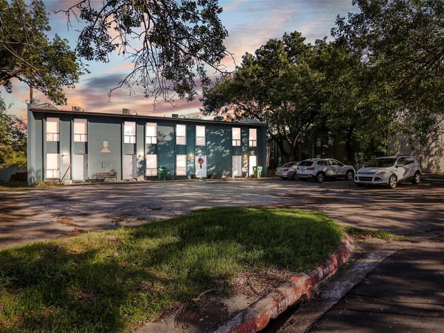 3814 Southway Dr