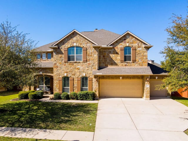 3815 Avery Woods Ln