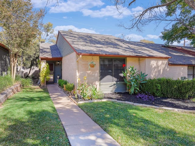 3815 Menchaca RD Unit #20