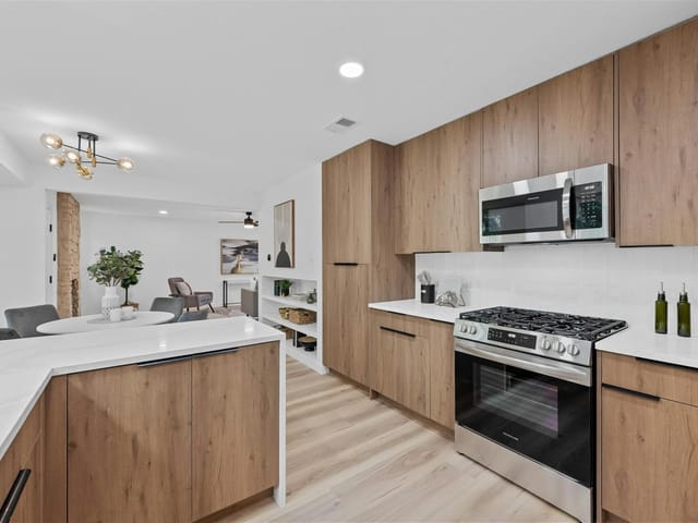 3817 Alexandria Dr