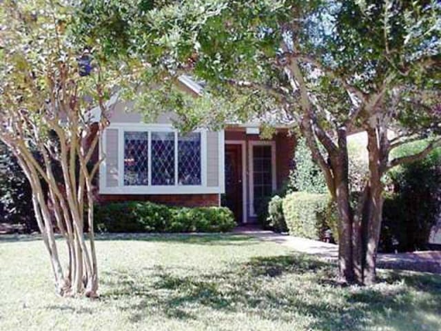 3818 WILLIAMSBURG Cres