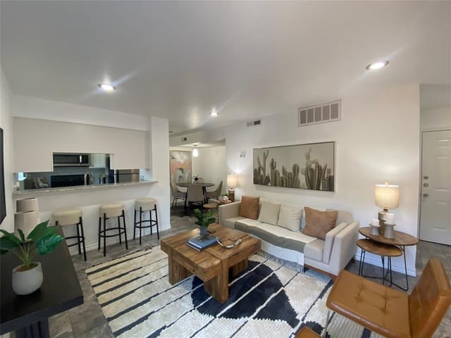 3819 Southway DR Unit #203