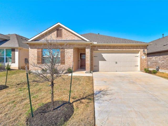 382 Smithsonian LN
