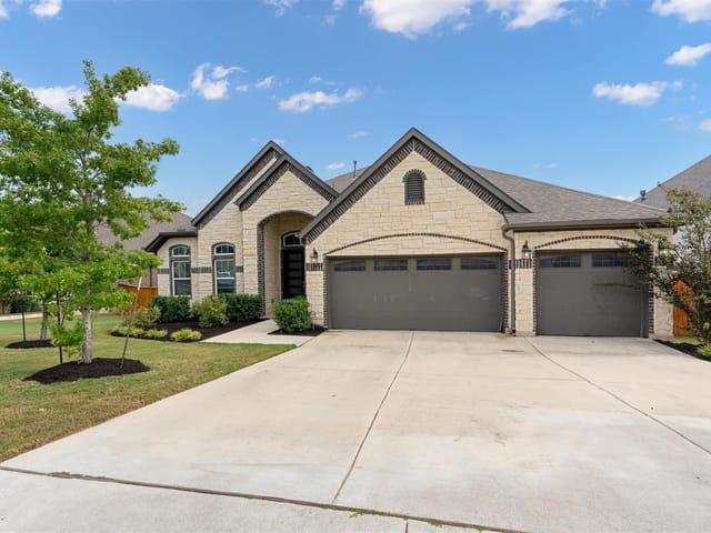 3820 Winnie PL