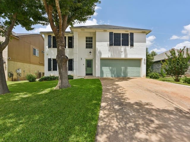 3821 Tailfeather DR