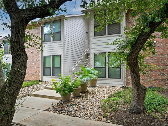 3839 Dry Creek Dr Unit #207