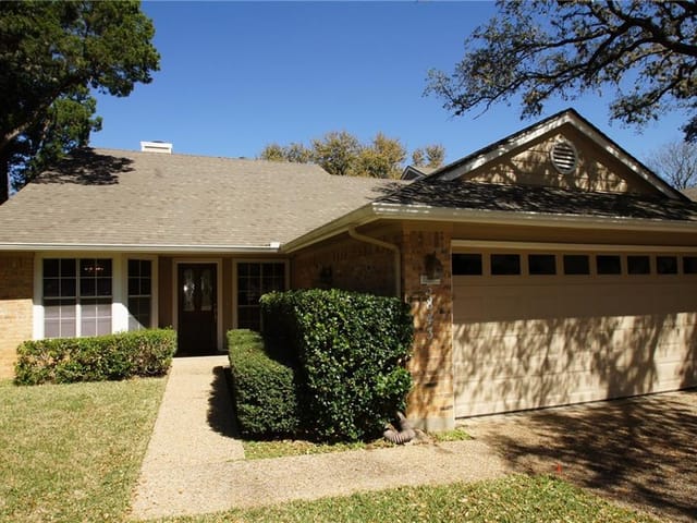 3843 Williamsburg Cir