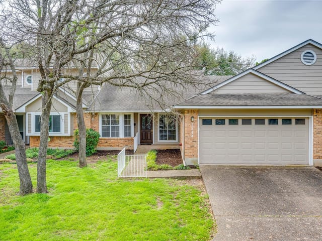 3844 Williamsburg CIR