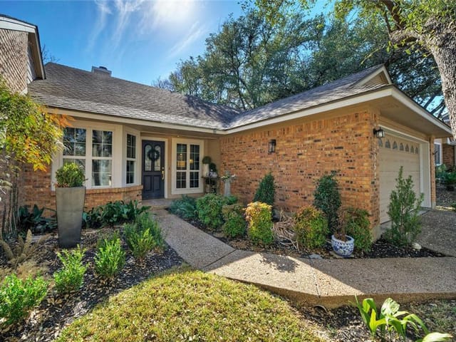 3852 Williamsburg CIR