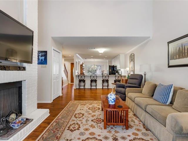 3854 Williamsburg Cir