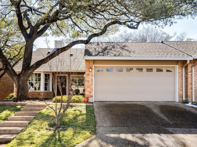 3858 Williamsburg CIR