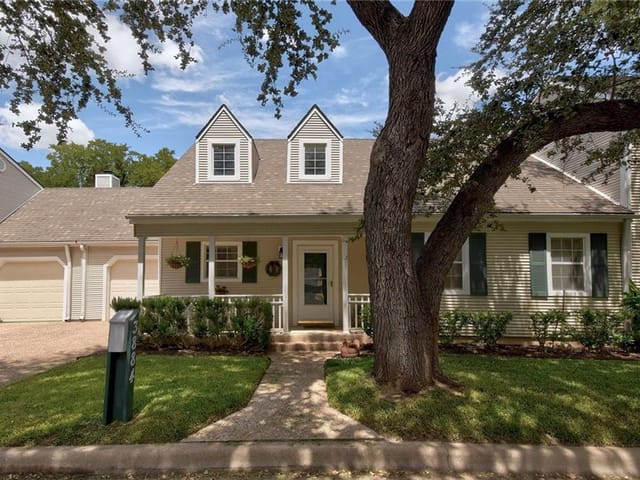 3884 Williamsburg Cir