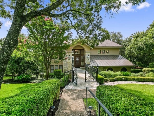 39 Pascal Ln