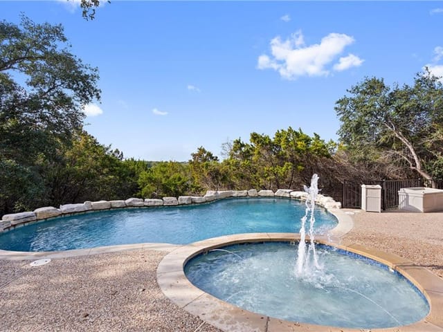 3900 Mira Vista Dr