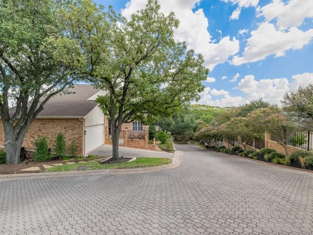 3901 Belmont Park DR Unit #C