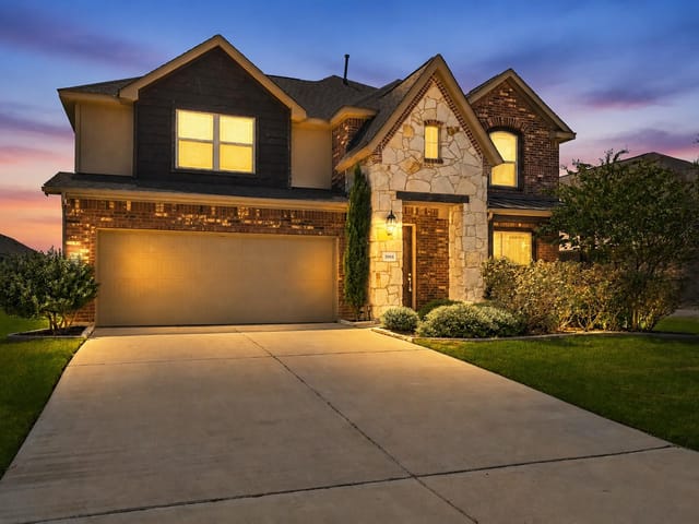 3901 Eland DR