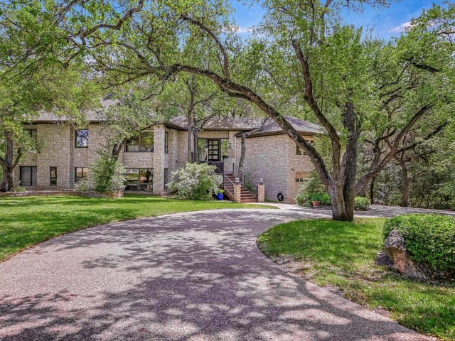 3901 Prentice Ln