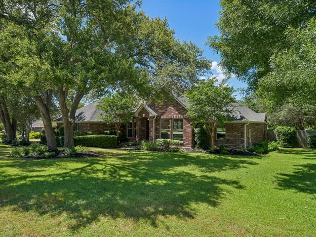 View 3902 Denim TRL in Shady Hollow Sec 02-A Ph 02 3902 Denim TRL - front exterior - Luxury home in Shady Hollow Sec 02-A Ph 02, Austin, TX