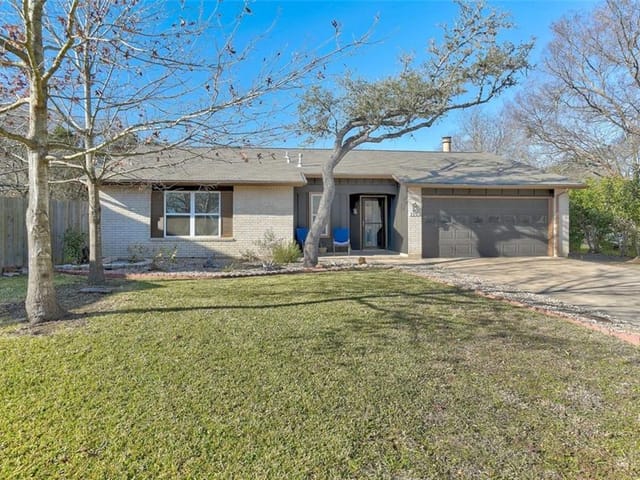 3903 Leafield Dr