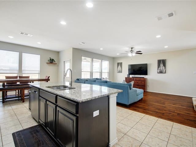 3904 Belmont Stables Ln