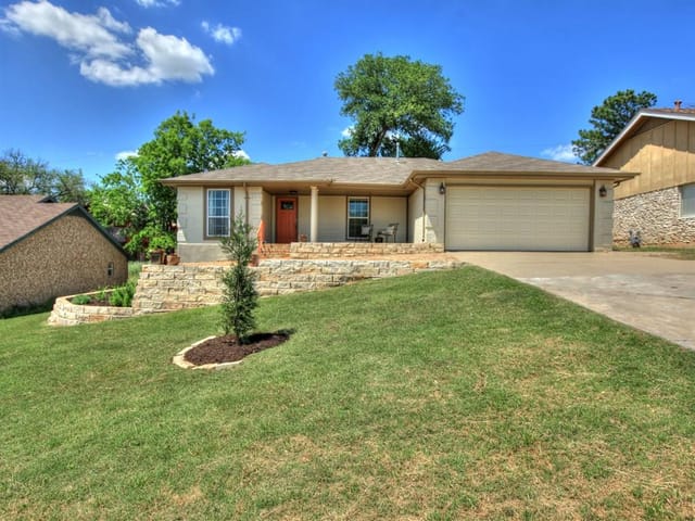 3904 Chase Cir
