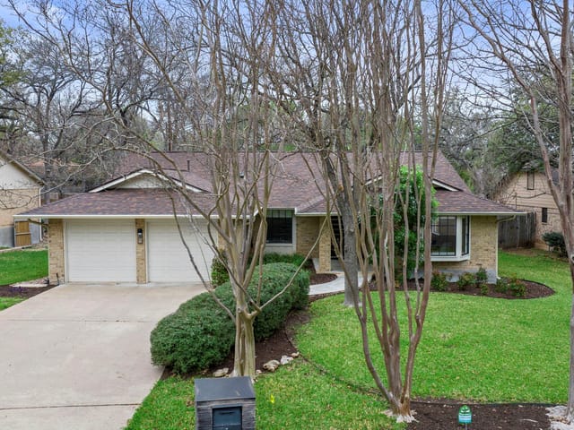 3904 Cordova Dr