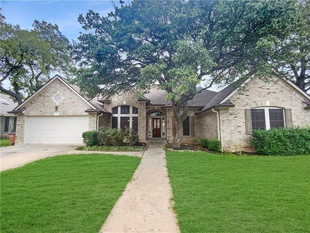 3904 Idalia Dr