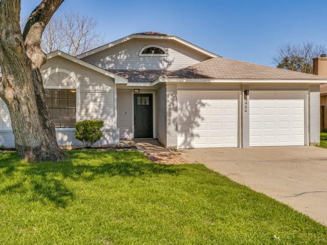 3904 Stonecroft Dr