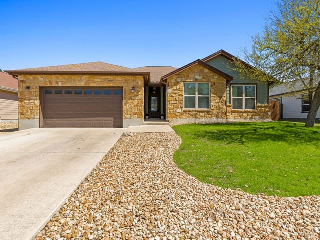 3905 Clinton Ln