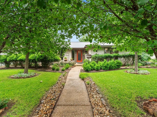 3905 Greenmountain Ln