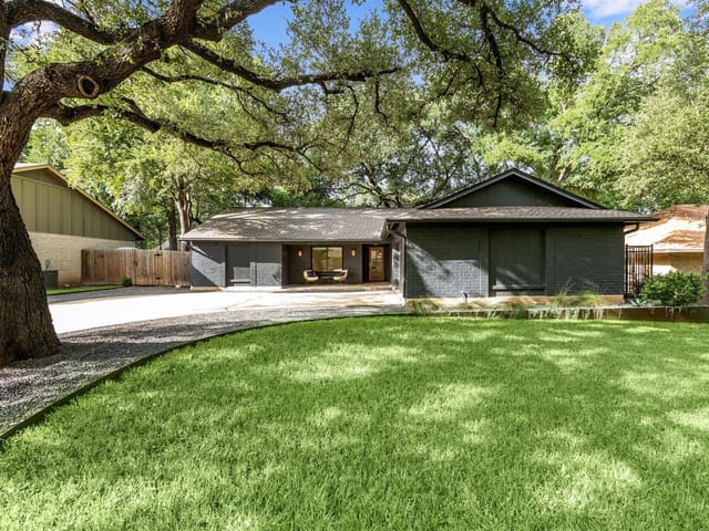 3906 Galacia Dr