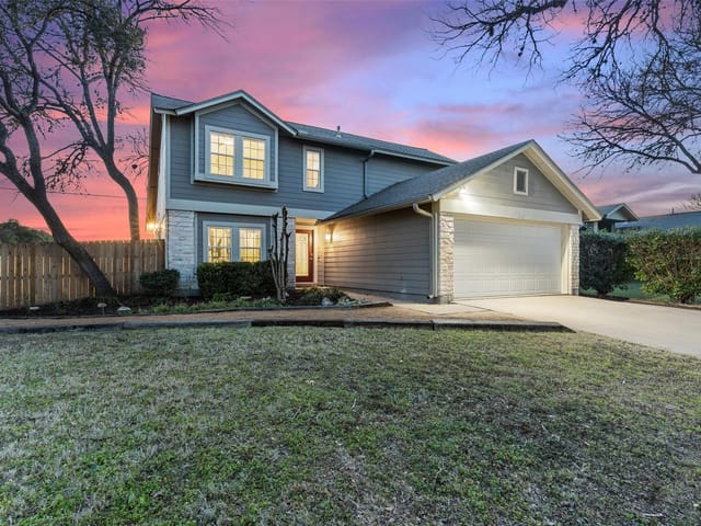 3907 Alexandria Dr