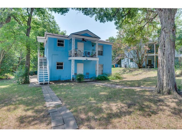 3907 Maplewood Ave