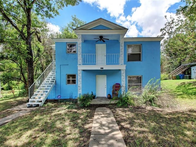 3907 Maplewood Ave