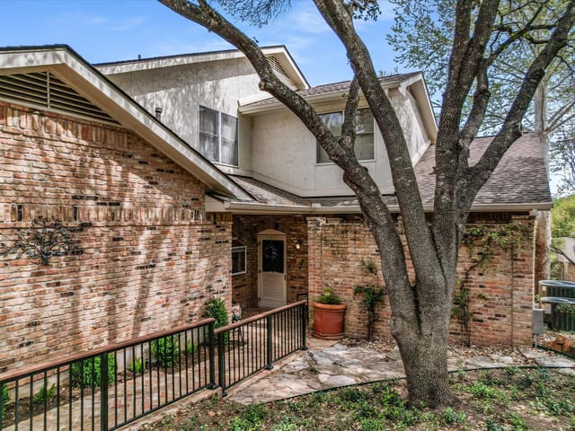 3907C Belmont Park Dr