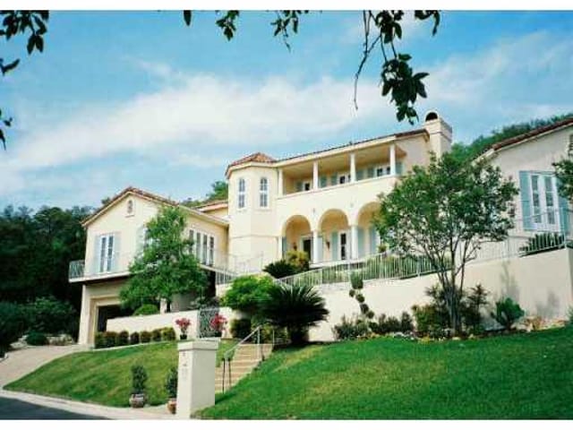 3908 Bonnell Dr-Two