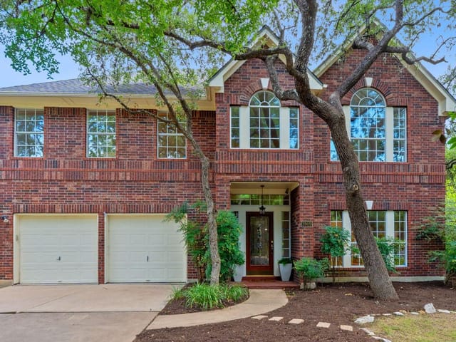 3909 Trout Dr