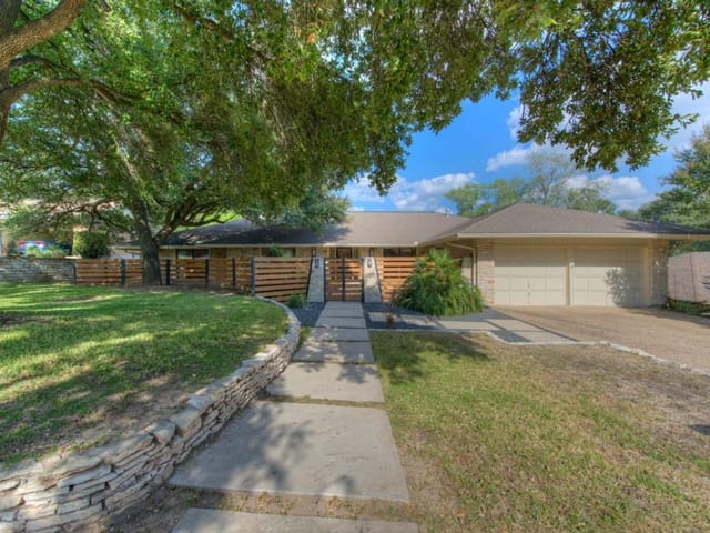 3910 Glengarry Dr