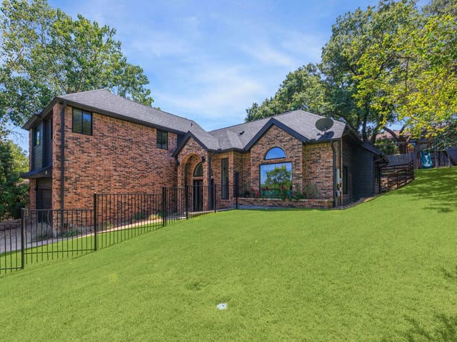 View 3911 Dry Creek DR in Shinoak Valley 3911 Dry Creek DR, photo 1 of 6, Shinoak Valley, Austin, TX
