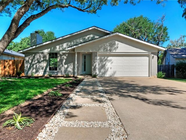 3911 Leafield Dr